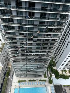 45 SW 9th St 3407, Miami, Florida 33130, USA