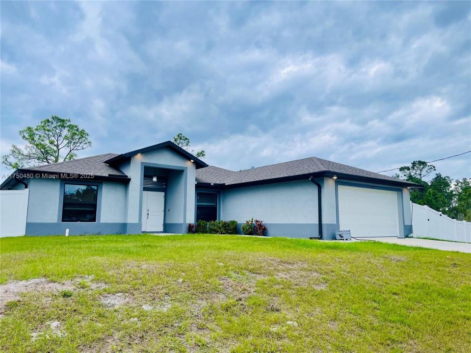 1703 Edison Ave, Lehigh Acres, فلوريدا 33972, الولايات المتحدة