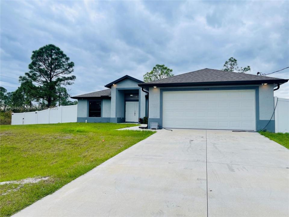 1703 Edison Ave, Lehigh Acres, فلوريدا 33972, الولايات المتحدة