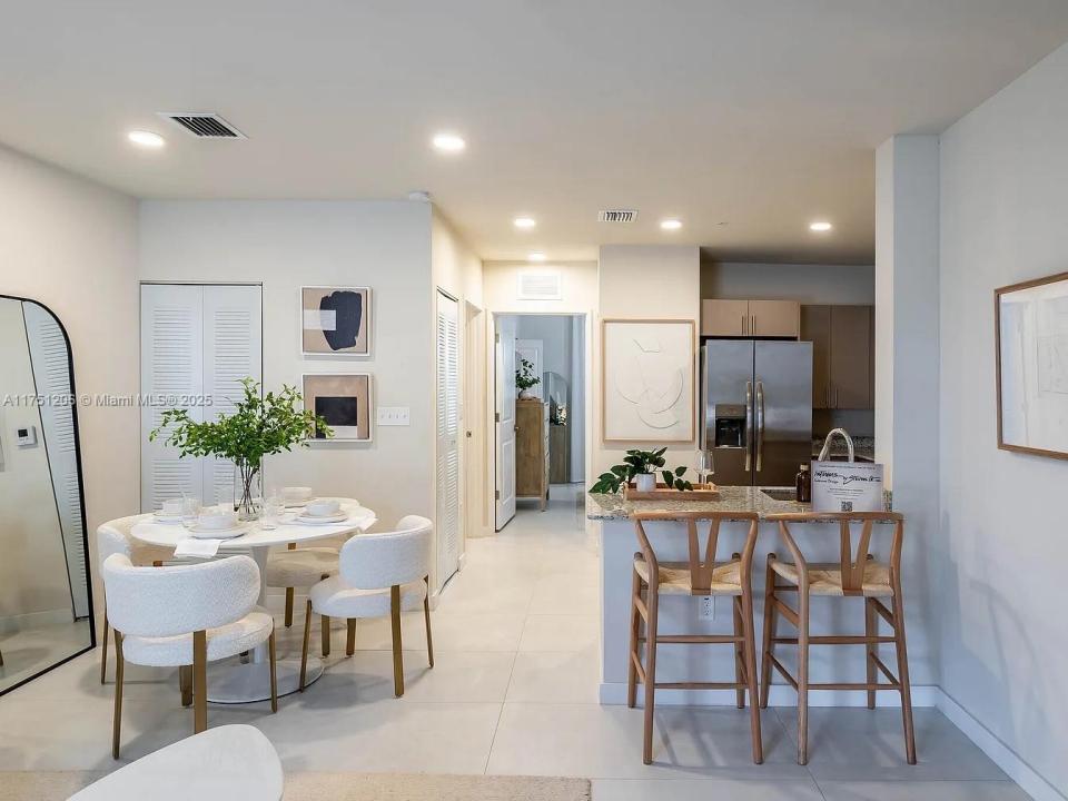 628 NE 2nd St 205, Dania Beach, 佛罗里达州 33004, 美国