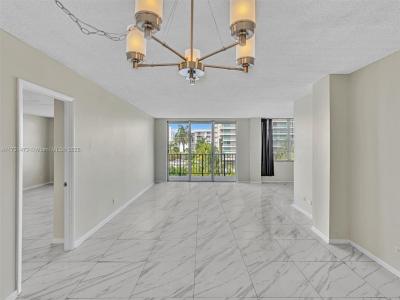 1001 91st St 408, Bay Harbor Islands, Florida 33154, USA