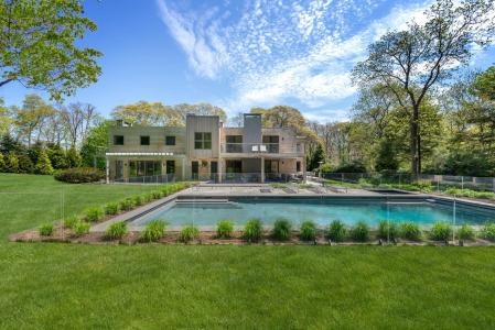 151 Skimhampton Road, East Hampton, New York 11937