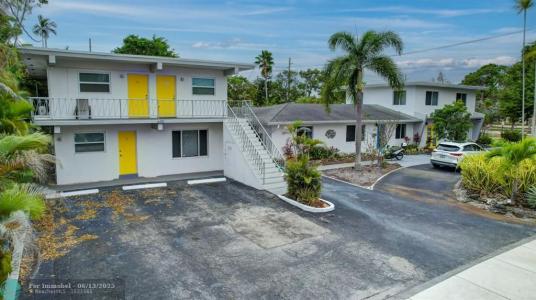 630 NE 37 St, Oakland Park, Florida 33334
