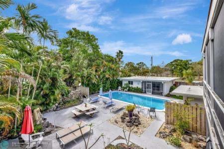 630 NE 37 St, Oakland Park, Florida 33334