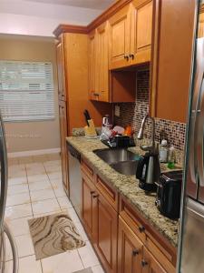Lauderdale Lakes, Florida 33319, USA