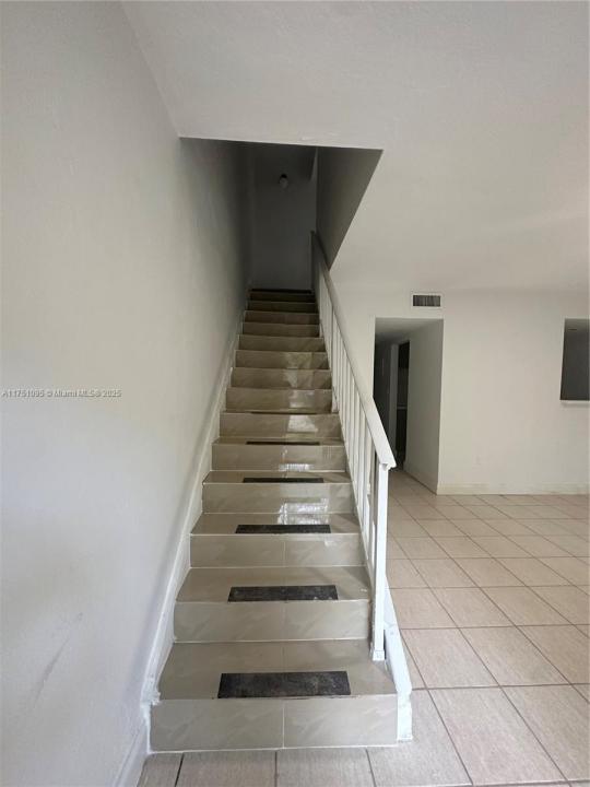 Miami, Floryda 33161, USA