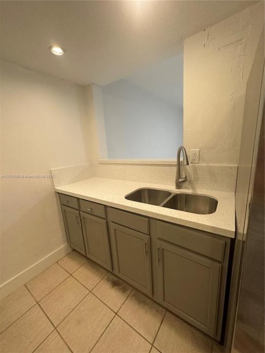 Miami, Floryda 33161, USA