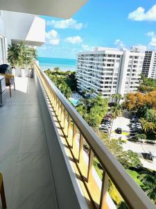 155 Ocean Lane Dr 1105, Key Biscayne, Florida 33149, USA