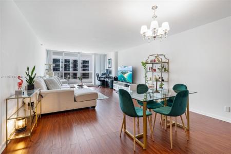 1717 N Bayshore Dr A-3242, Miami, Florida 33132, USA