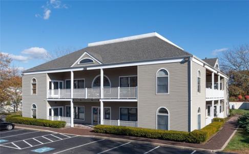 101 Airport Road 1S, Westerly, RI 02891, USA