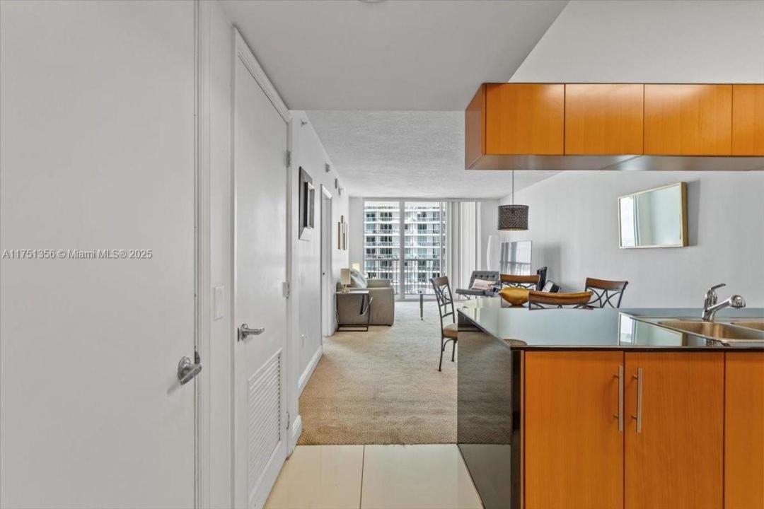 1750 N Bayshore Dr 4809, Miami, Florida 33132, Estados Unidos
