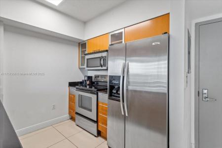 1750 N Bayshore Dr 4809, Miami, Florida 33132, USA