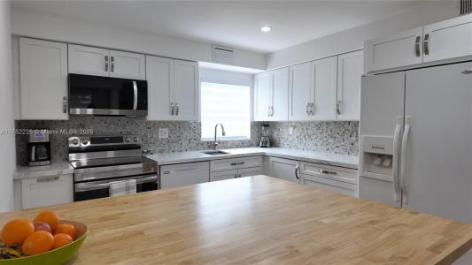 4555 SW 68th Ct Cir 111, Miami, Florida 33155, USA