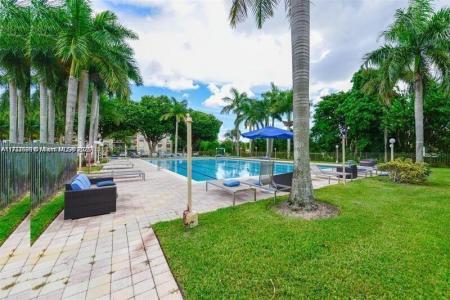 9350 Fontainebleau Blvd 209, Miami, Florida 33172, USA