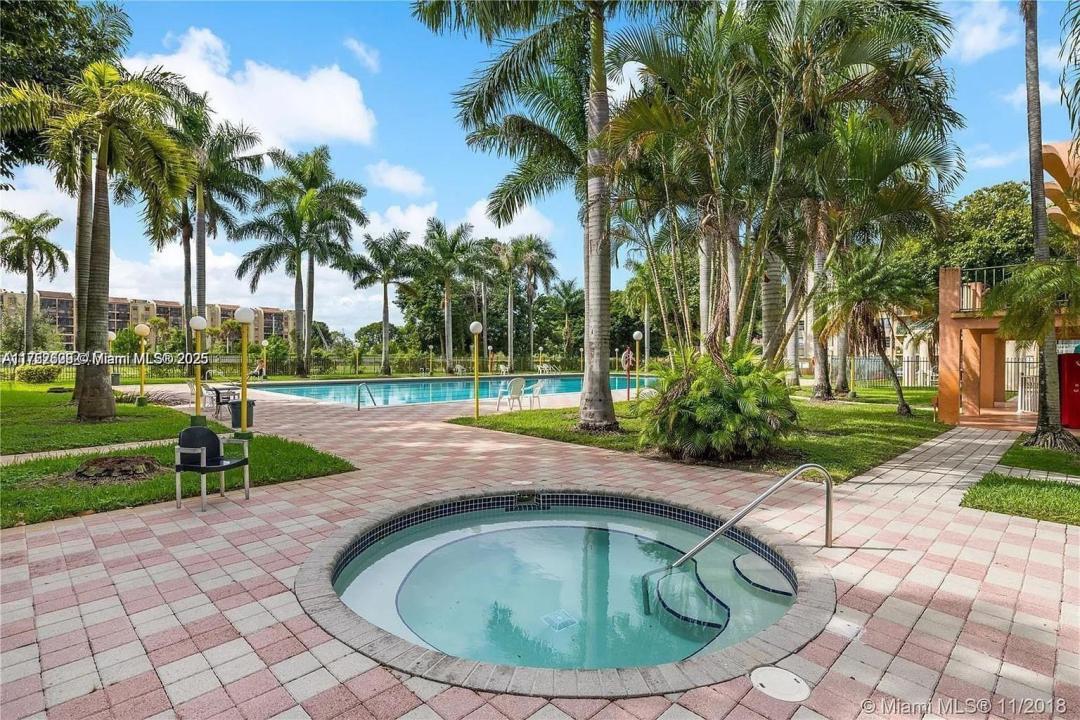 9350 Fontainebleau Blvd 209, Miami, פלורידה 33172, ארצות הברית של אמריקה 