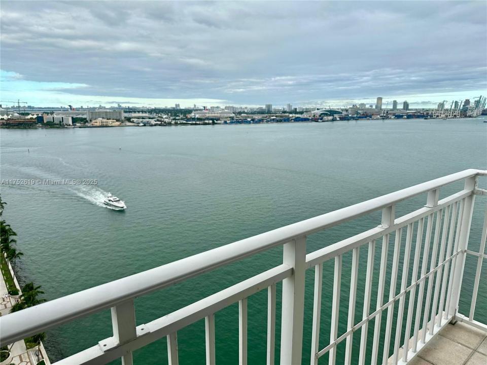 770 Claughton Island Dr PH-15, Miami, פלורידה 33131, ארצות הברית של אמריקה