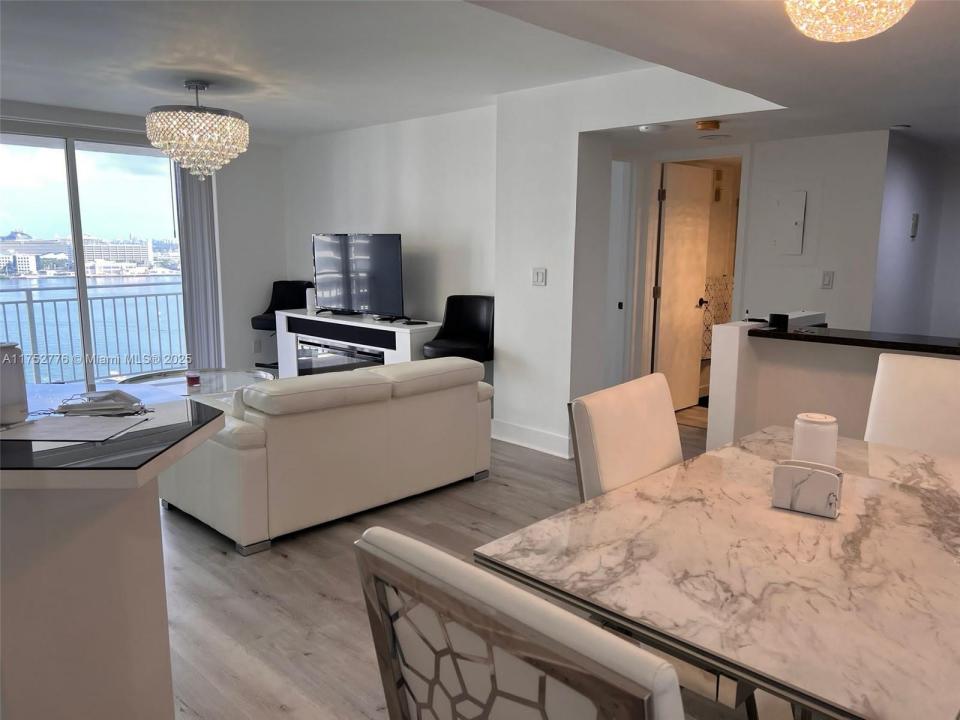 770 Claughton Island Dr 1913, Miami, Florida 33131, USA