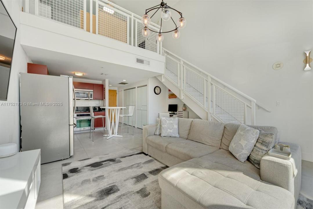 253 NE 2nd St 618, Miami, Florida 33132