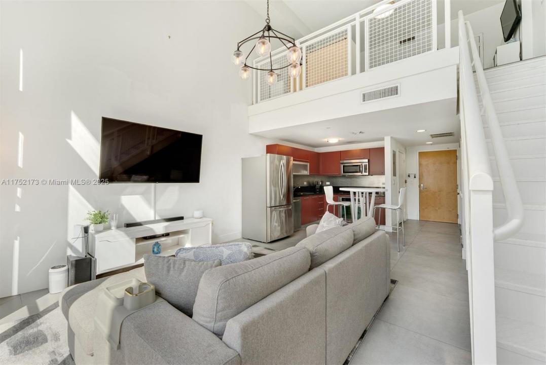 253 NE 2nd St 618, Miami, Florida 33132
