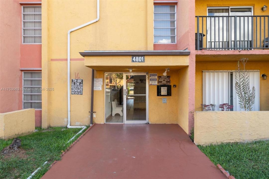 4801 NW 7th St 109-16, Miami, Florida 33126, USA