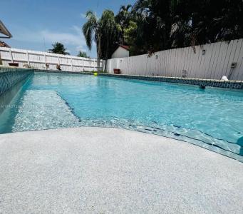233 NE 199th Ter, Miami, Florida 33179, USA