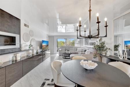 9241 Sunrise Lakes Blvd 308, Sunrise, Florida 33322, USA
