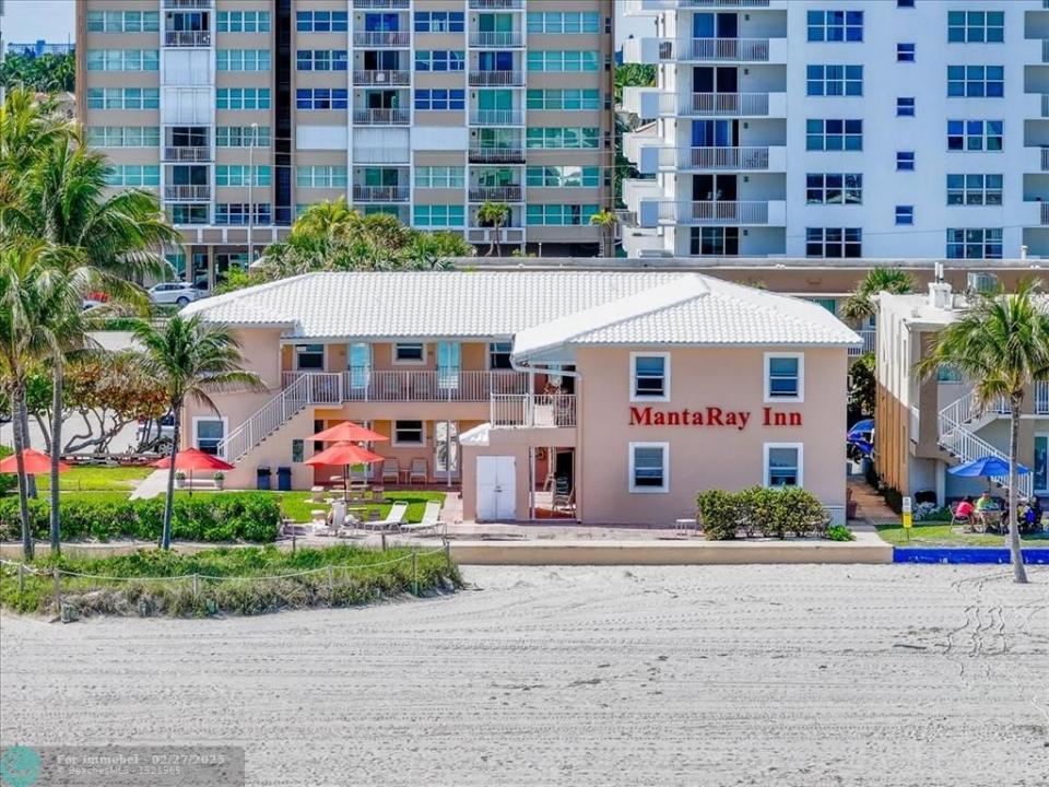 1715 S Surf Rd, Hollywood, Florida 33019