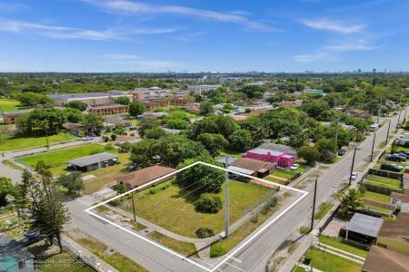1895 NW 58th St, Miami, Florida 33142