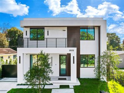 2572 NE 182nd Ter, North Miami Beach, 佛罗里达州 33160, 美国
