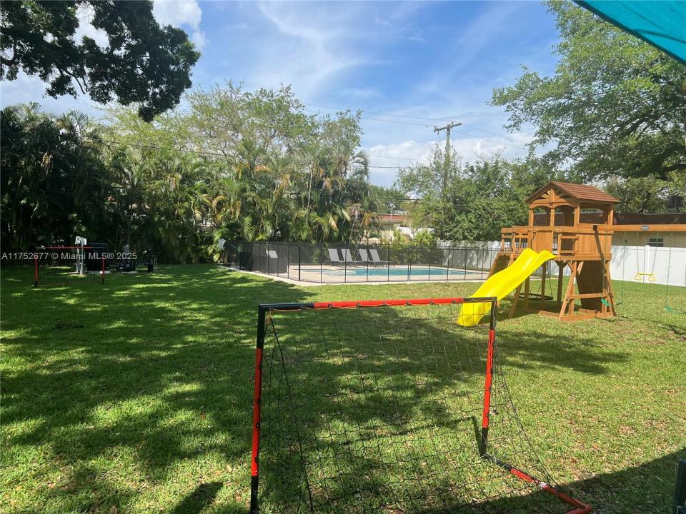 4121 SW 54th Ct, Dania Beach, Florida 33314, USA