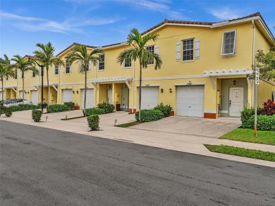 1022 NW 40th Way, Lauderhill, Florida 33313, USA