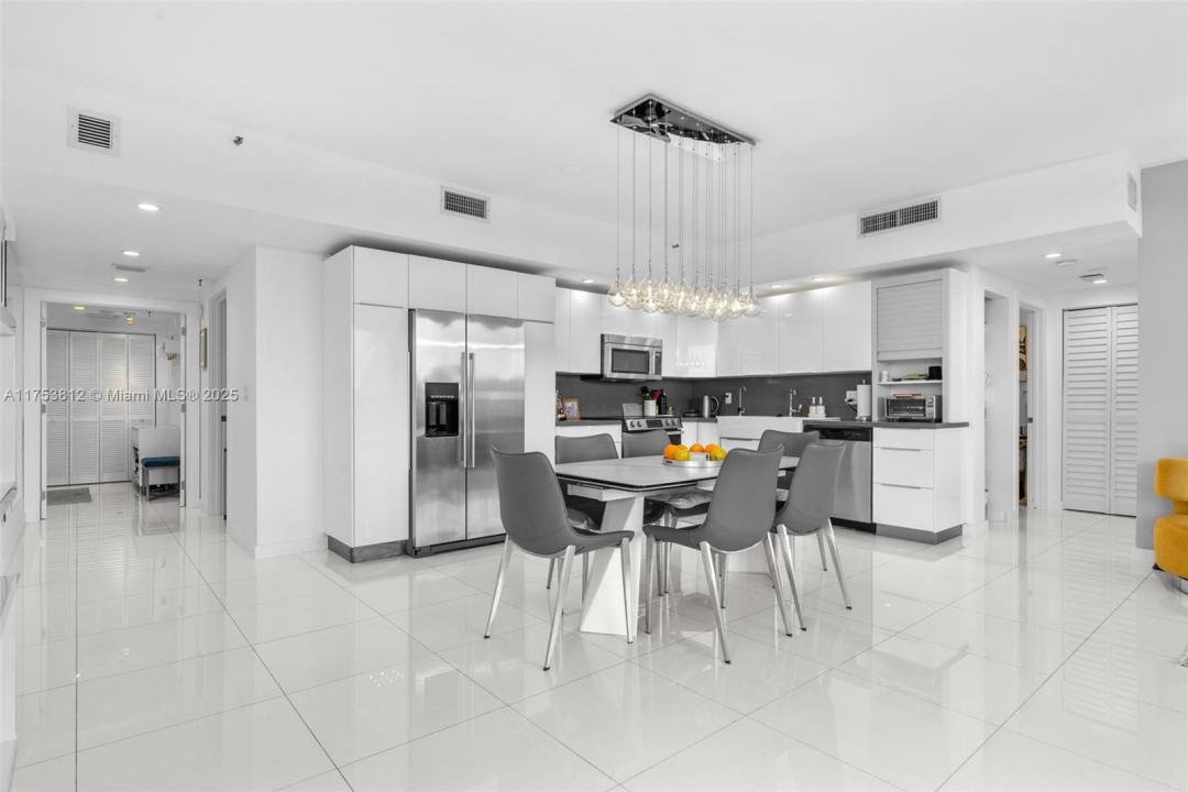 445 Poinciana Dr 1530, Sunny Isles Beach, Florida 33160, HOA KỲ