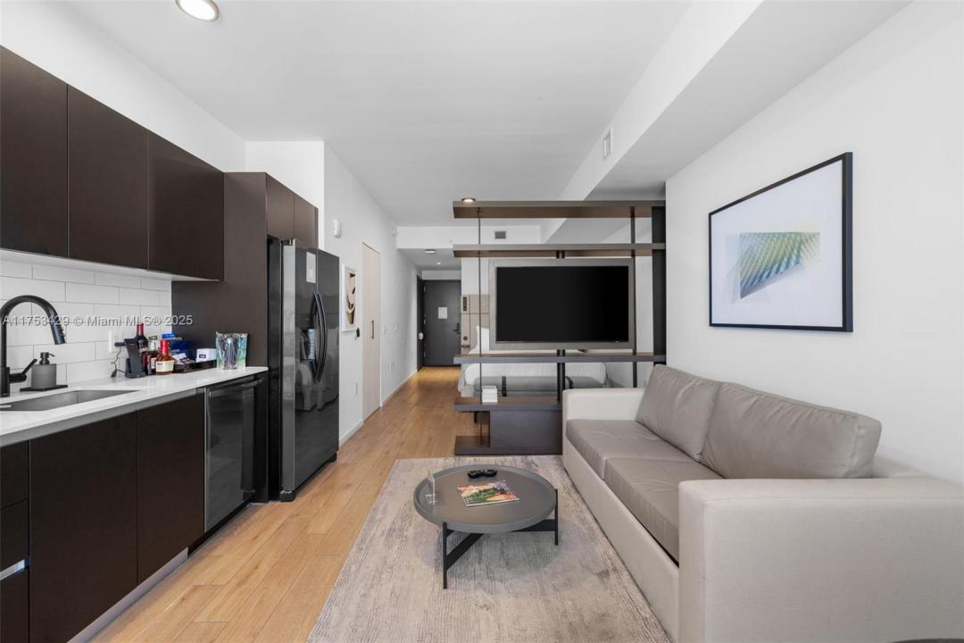 398 NE 5th St 3204, Miami, Florida 33132, USA