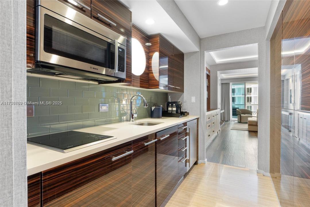 551 N Fort Lauderdale Beach Blvd R1810, Fort Lauderdale, Florida 33304, Stati Uniti