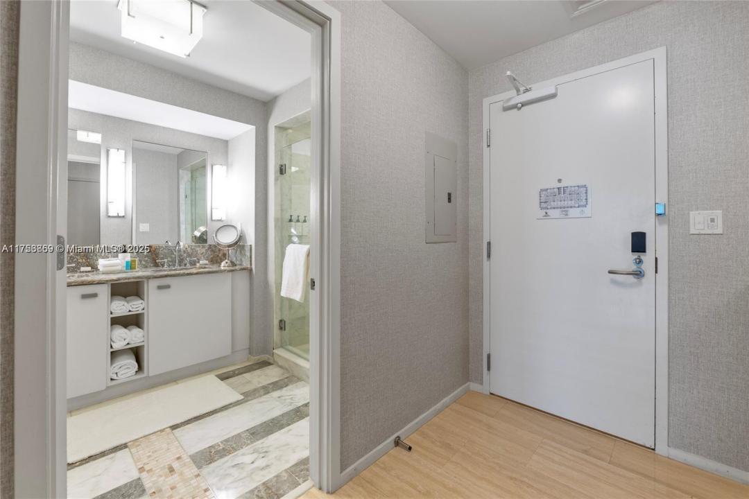 551 N Fort Lauderdale Beach Blvd R1810, Fort Lauderdale, Florida 33304, Stati Uniti