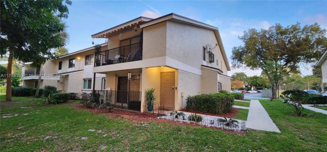 111 Gardens Dr 203, Pompano Beach, Florida 33069, USA