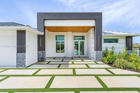 1713 Savona Pkwy W, Cape Coral, Florida 33914, USA