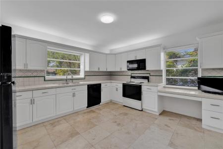 177 NE 109 St, Miami Shores, Florida 33161, USA