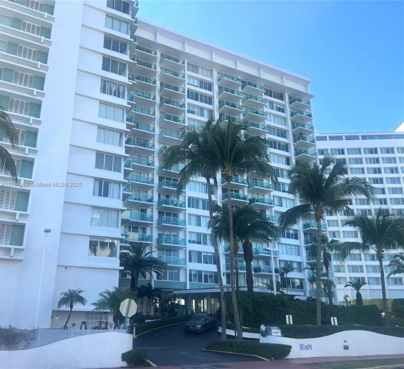 1000 West Ave 908, Miami Beach, Florida 33139, USA