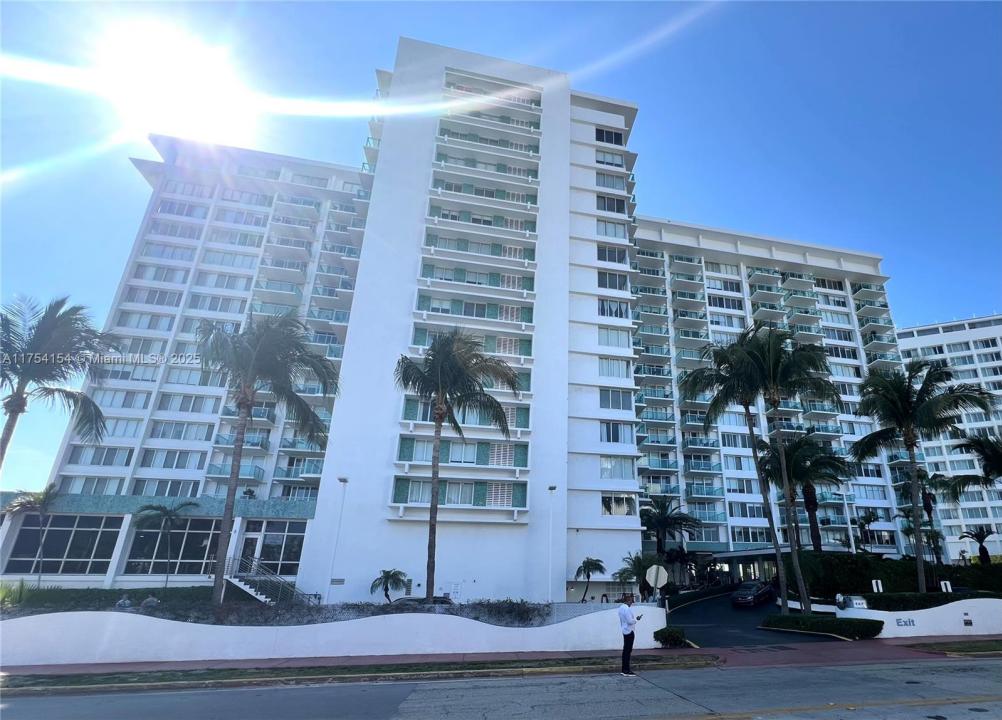 1000 West Ave 908, Miami Beach, Florida 33139, USA