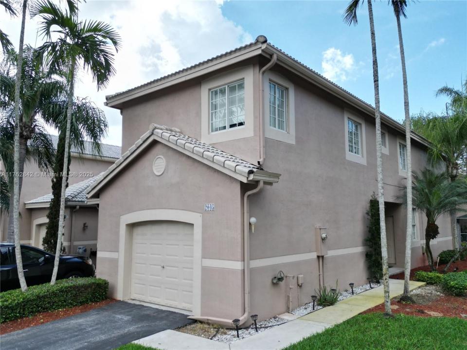 2045 Pompeii Ct 2045, Weston, Florida 33327, USA