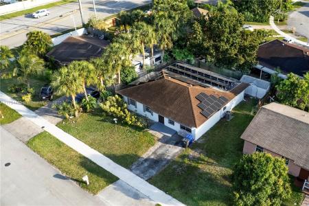8110 SW 4th Pl, North Lauderdale, Florida 33068, USA