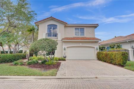 1468 Mariner Way, Hollywood, Florida 33019, USA