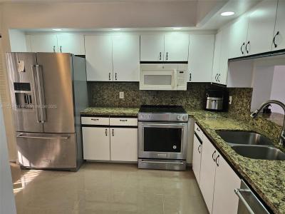 1501 SW 134th Way 209D, Pembroke Pines, Florida 33027, USA