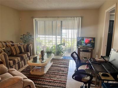 8060 N Sunrise Lakes Dr 310, Sunrise, Florida 33322, USA