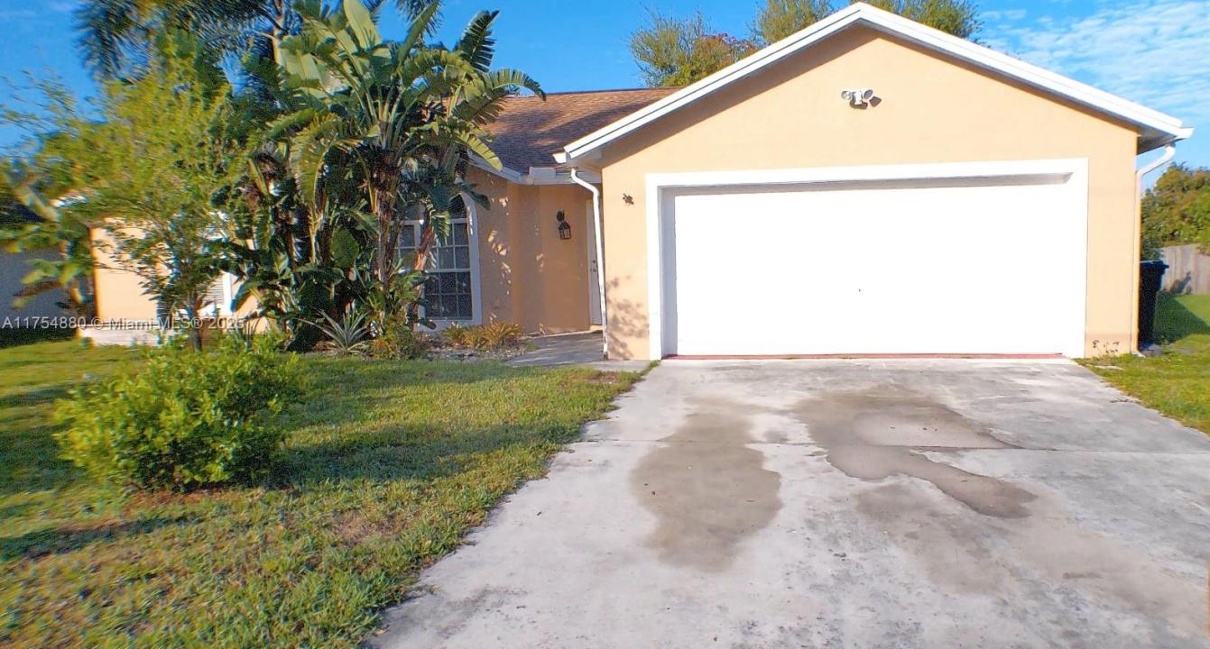 3259 SE Pinto St, Port St. Lucie, Florida 34984