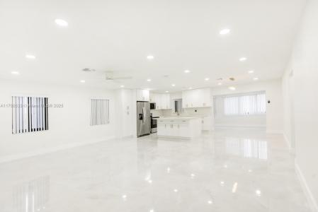 2807 NW 9th St, Fort Lauderdale, Florida 33311, USA