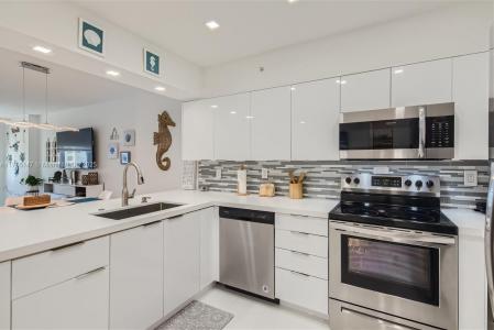 2501 S Ocean Dr 1103, Hollywood, Florida 33019, USA