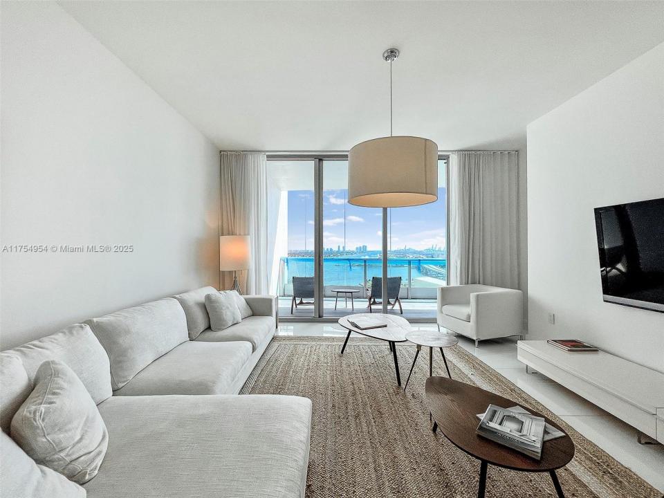 900 Biscayne Blvd 2302, Miami, Florida 33132, Estados Unidos