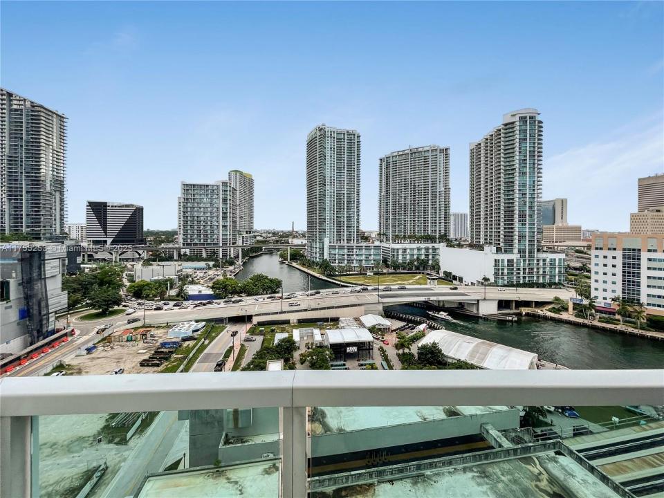 41 SE 5th St 916, Miami, Florida 33131, HOA KỲ